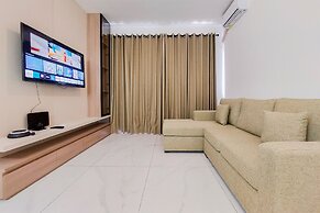 Homey And Spacious 3Br Sky House Bsd Apartment