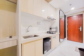 Relaxing And Homey Studio Room Sky House Bsd Apartment