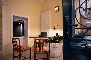 7 Oaks Noble House