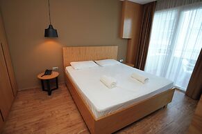 Alvin Comfort Hotel