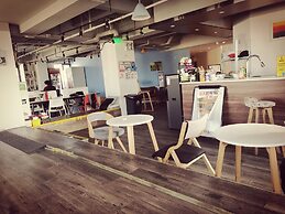 YOOTEL HOSTEL