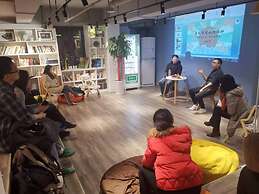 YOOTEL HOSTEL