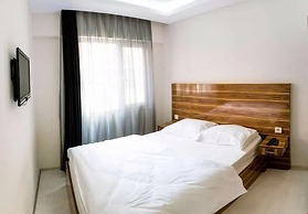 Smyrna Homes & Suits
