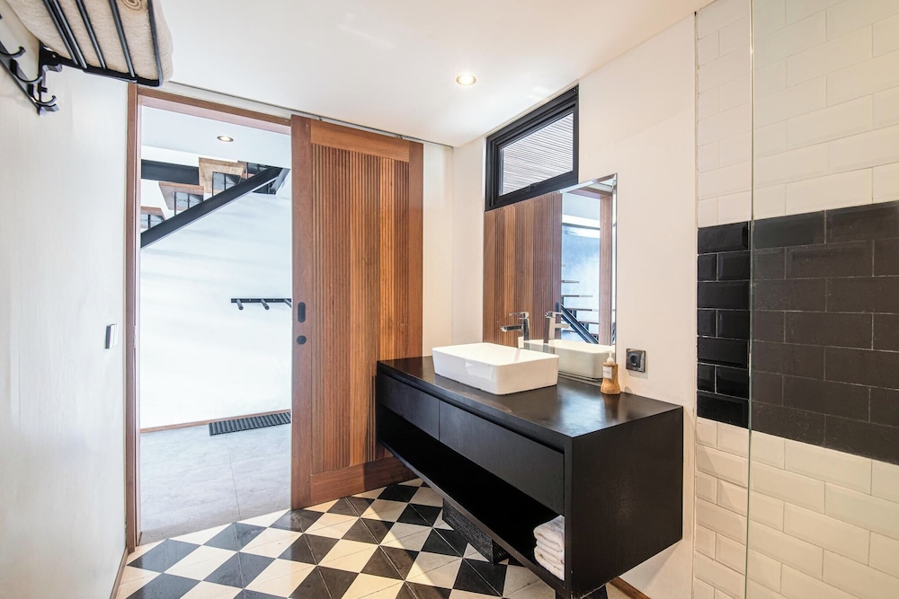 Spacious Loft 200m From Beach Canggu
