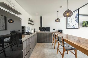 Spacious Loft 200m From Beach Canggu