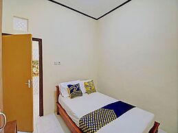 OYO Life  92953 Nirmala Kost