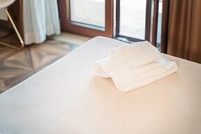 Kairos Hotel