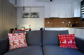 Minimal Condo Trikala Town