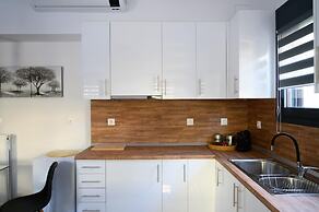 Minimal Condo Trikala Town
