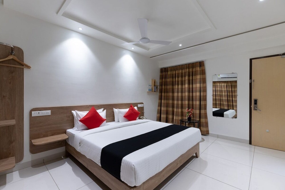 Aashro Akshar Inn