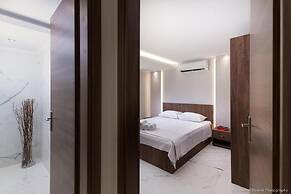 Seashore Stream Suites