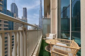Panoramic Terrace & Burj Khalifa View