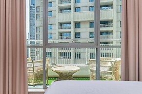 Panoramic Terrace & Burj Khalifa View