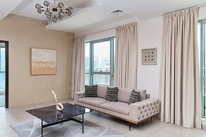 Panoramic Terrace & Burj Khalifa View