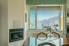 Charming 4-bed Apartment -lake Views & Balconies