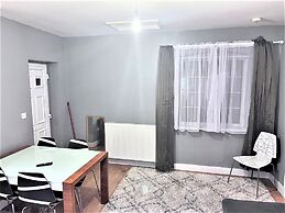Remarkable 1-bed Apartment in High Wycombe