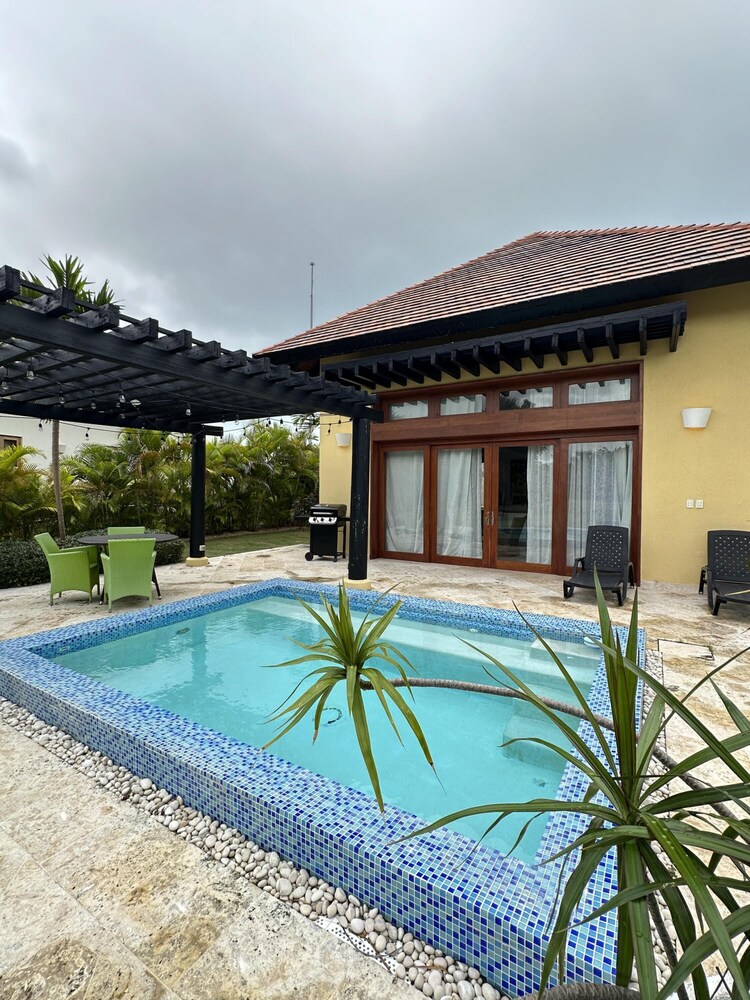 Tranquil Bungalow w Pool at Green Village Ca