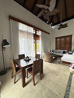 Tranquil Bungalow w Pool at Green Village Ca