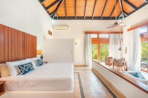 Tranquil Bungalow w Pool at Green Village Ca