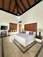 Tranquil Bungalow w Pool at Green Village Ca