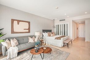 Modern Studio With Ocean View in Punta Palmera