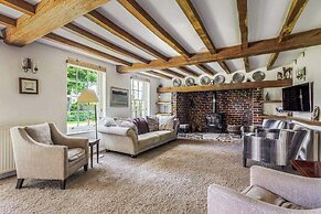Luxury Brick and Flint House in Funtington