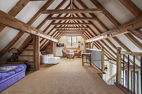 Luxury Brick and Flint House in Funtington