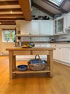 Luxury Brick and Flint House in Funtington