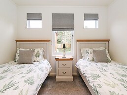 Bowness Bay Lodge