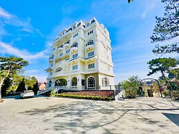 calyssa hotels & village