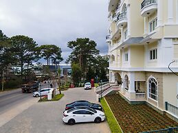 calyssa hotels & village