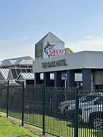 The Oaks Hotel Motel