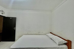 OYO Life 93504 Kost Krisna