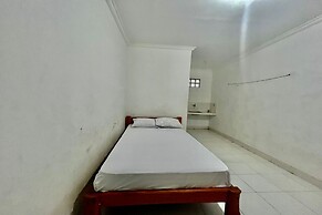 OYO Life 93504 Kost Krisna