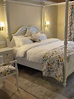 Upani Cottages