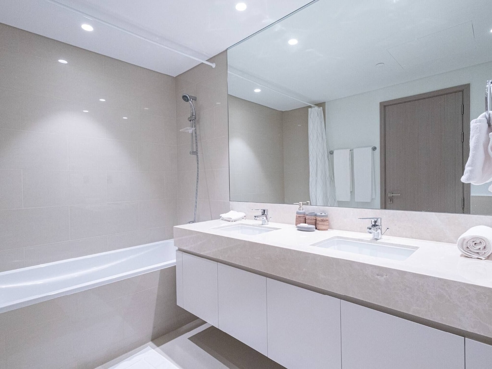 Mh- Act - Burj View 3bhk-ref4001