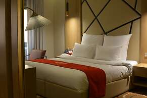 Redwaves Hotel