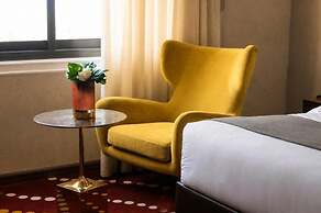 Redwaves Hotel