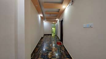 Goroomgo M S M Residency Puri