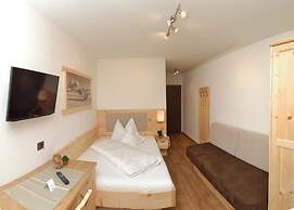Hotel Garni Savoy