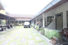 OYO Life 93247 Pondok Pariwisata