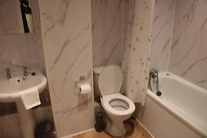 Apartment - Sleeps 2 - Parking - Station Close