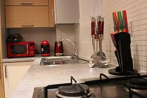 Apartment - Sleeps 2 - Parking - Station Close