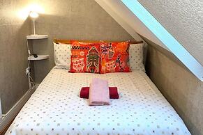 Charming 1-bed Loft Apartment in Romford
