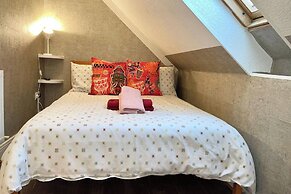 Charming 1-bed Loft Apartment in Romford