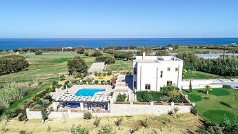 Karyo Villa,- 4bd, 3min On Foot From The Beach!