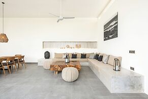 Spectacular 4BR Villa, 400m to Beachfront Elegance