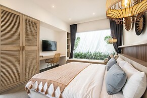 Spectacular 4BR Villa, 400m to Beachfront Elegance