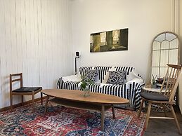 Iris House Hotel
