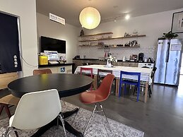 Iris House Hotel